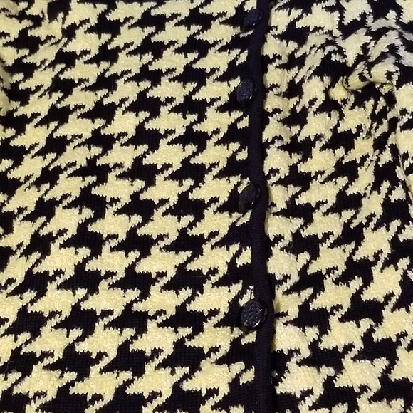 Belamie Small Black/Yellow Herringbone Knit Scarf - Picture 1 of 5
